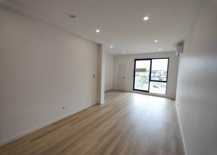  at 16 Papa Takaro Lane, Flat Bush, Manukau City, Auckland