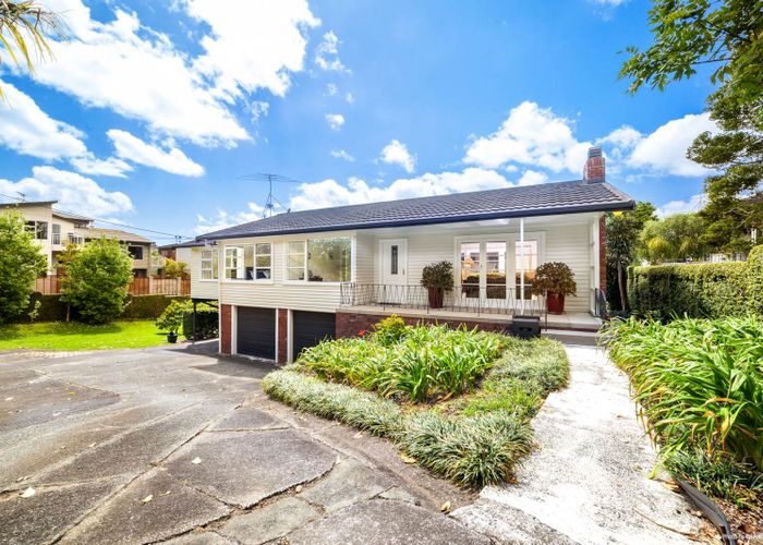  at 119 East Coast Road, Castor Bay, Auckland