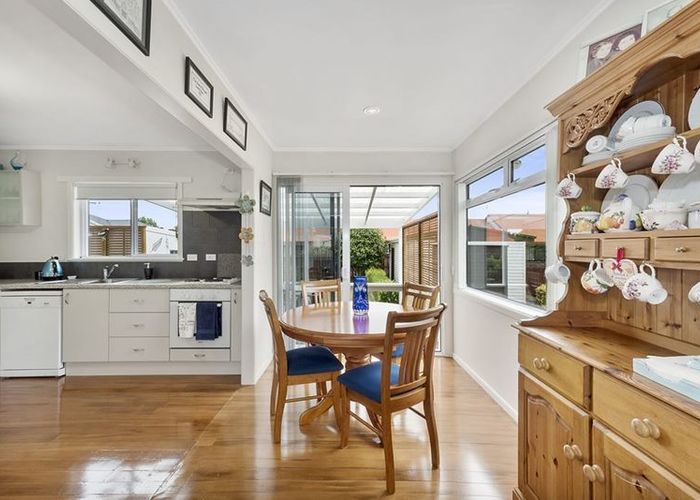  at 8 Poaka Ave, Dinsdale, Hamilton, Waikato