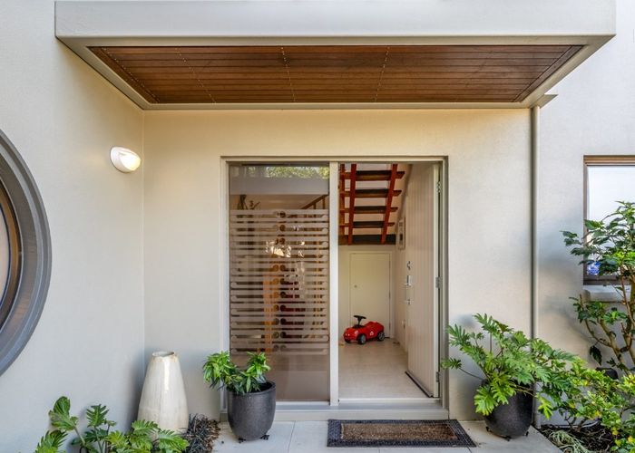  at 24 Clovelly Road, Bucklands Beach, Manukau City, Auckland