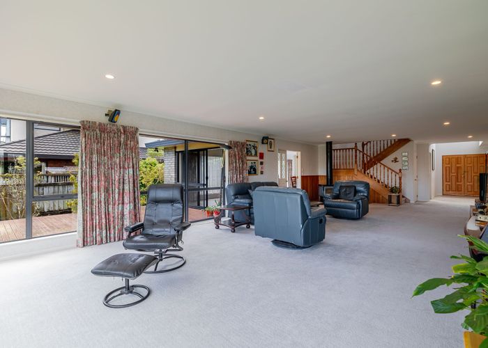  at 120 Pacific Drive, Fitzherbert, Palmerston North, Manawatu / Whanganui