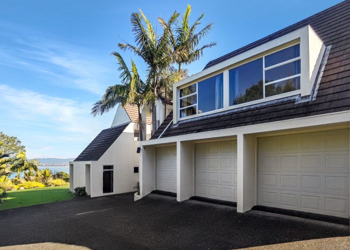  at 99 Onetaunga Road, Chatswood, Auckland