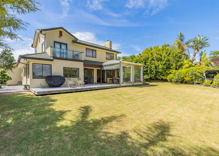 at 30 English Oak Drive, Schnapper Rock, Auckland