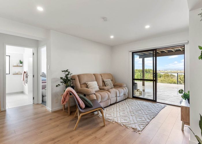  at 130 Aeroview Drive, Beach Haven, Auckland