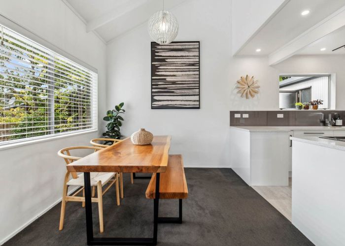  at 2/10 Trident Place, Shelly Park, Manukau City, Auckland