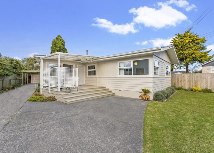  at 89 Gloria Avenue, Te Atatu Peninsula, Waitakere City, Auckland