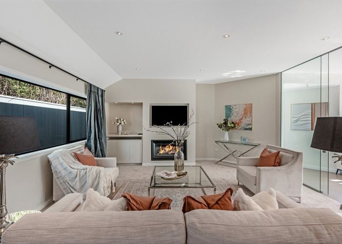  at 20 Comins Crescent, Mission Bay, Auckland