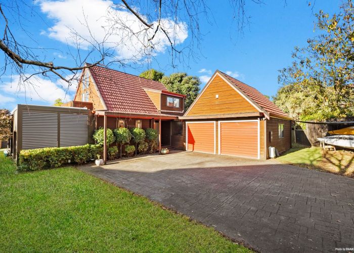  at 16 Marine Lane, Mount Wellington, Auckland