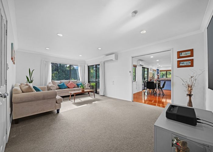  at 4 Janome Place, Bucklands Beach, Manukau City, Auckland