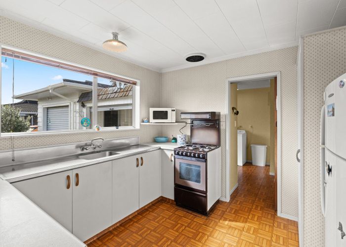 at 4 Poplar Grove, Whalers Gate, New Plymouth