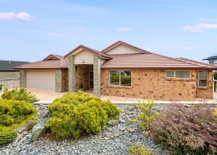  at 9 Hollyford Place, Aotea, Porirua, Wellington