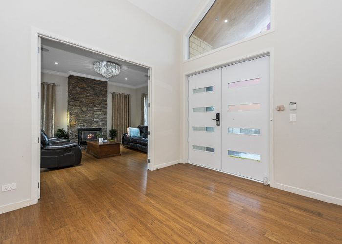  at 9 Castleton Way, Flagstaff, Hamilton