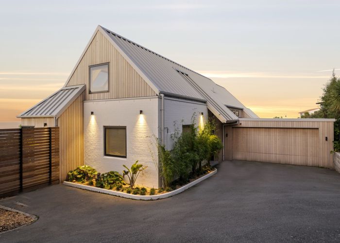  at 16 Panorama Road, Clifton, Christchurch
