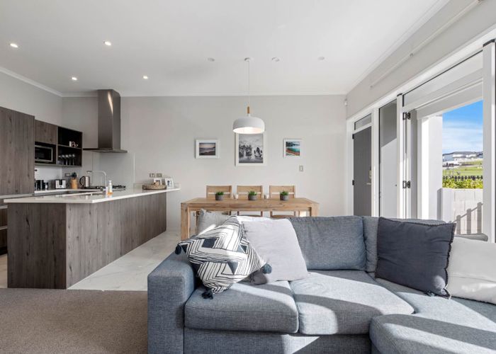  at 35 Bonair CREScent, Silverdale, Silverdale