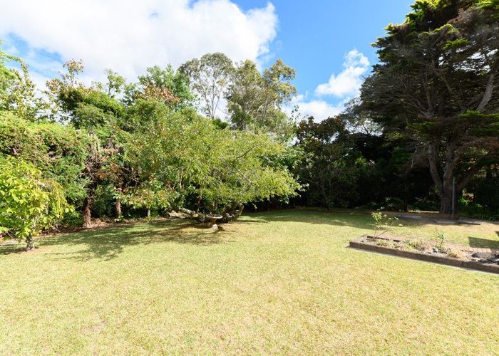  at 42 Maui Pomare Street, Blockhouse Bay, Auckland