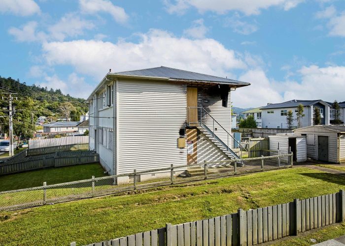  at 2-8 Hanson Grove, Stokes Valley, Lower Hutt, Wellington