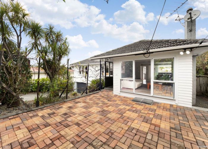  at 22 Avonleigh Road, Green Bay, Waitakere City, Auckland