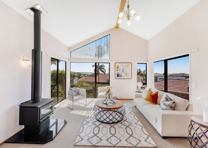  at 6 Dorrington Place, Eastern Beach, Manukau City, Auckland