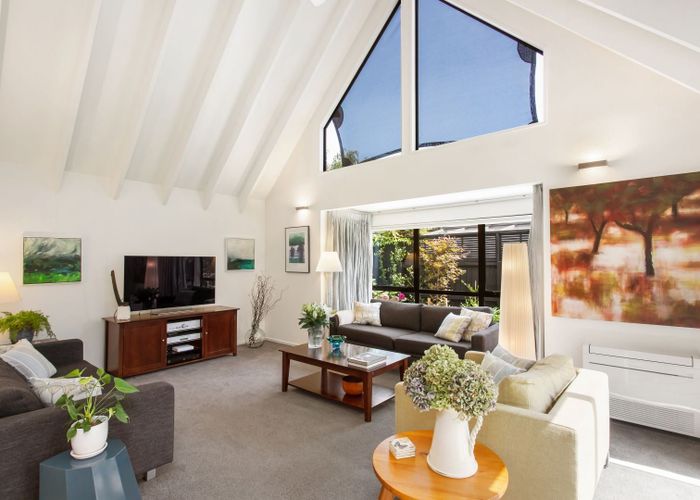  at 2/9 Rochdale Street, Fendalton, Christchurch