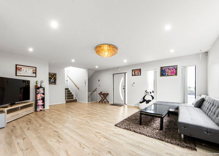  at 93 Waitaki Street, Henderson, Auckland