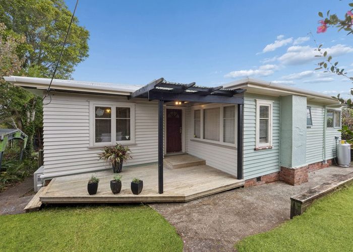  at 3 Grendon Road, Titirangi, Auckland