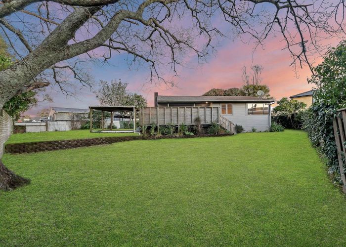  at 34 Edwards Avenue, Henderson, Waitakere City, Auckland