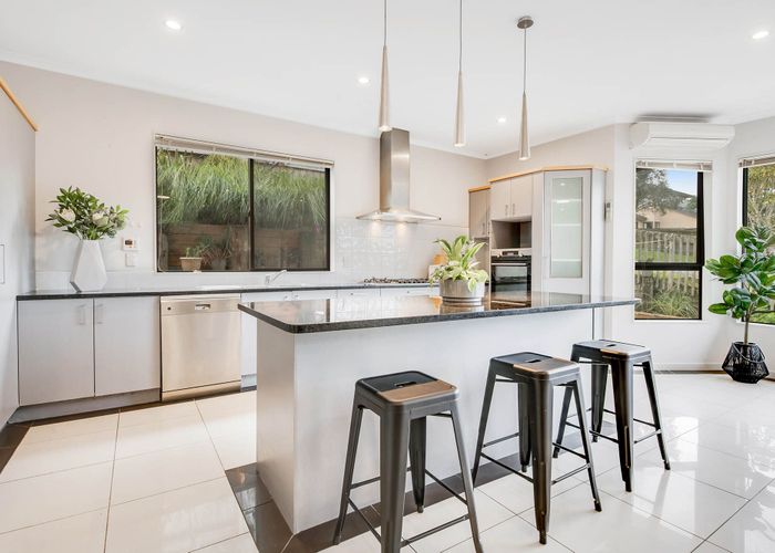  at 58 Bass Road, Albany, Auckland