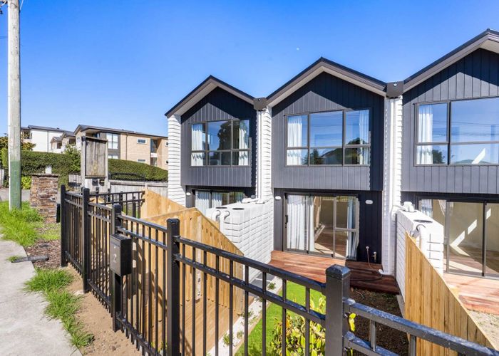  at 2/113 Boundary Road, Blockhouse Bay, Auckland City, Auckland