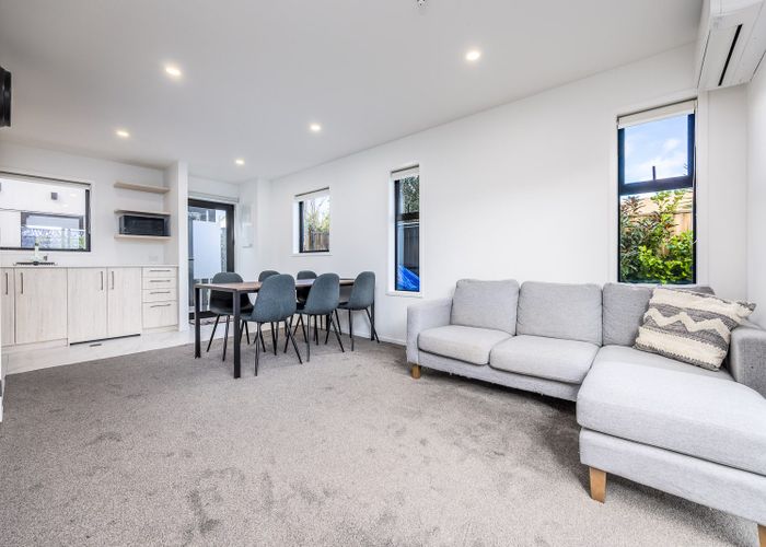  at 11/10 Fathom Place, Te Atatu Peninsula, Waitakere City, Auckland