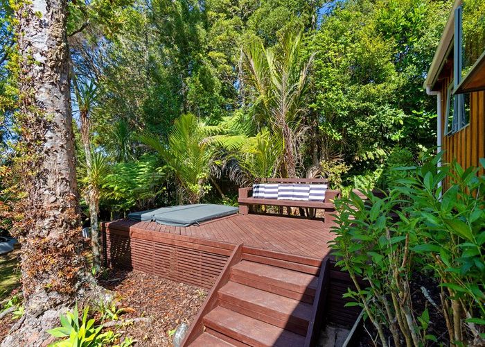  at 183 Laingholm Drive, Laingholm, Waitakere City, Auckland