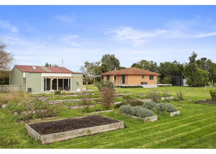  at 373 Masters Road, Aka Aka