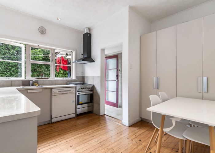  at 48 Astley Avenue, New Lynn, Waitakere City, Auckland