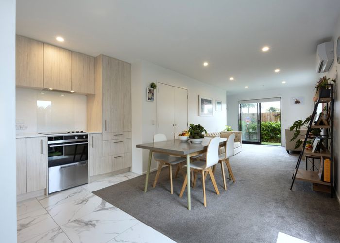  at 6/80 Awaroa Road, Sunnyvale, Waitakere City, Auckland