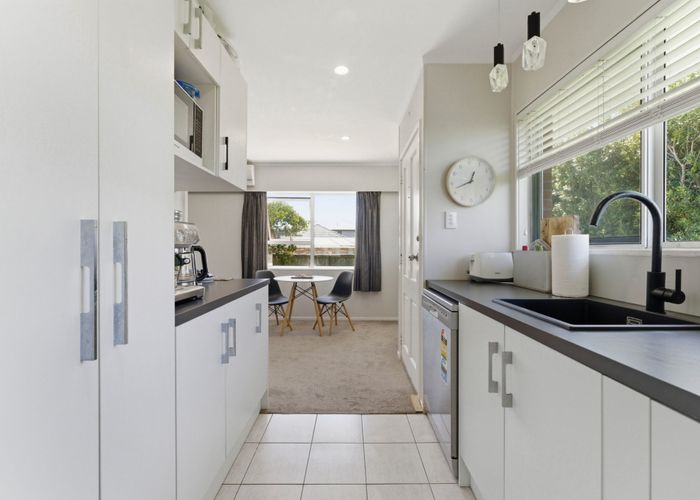  at 4/22 Camellia Place, Mount Roskill, Auckland City, Auckland