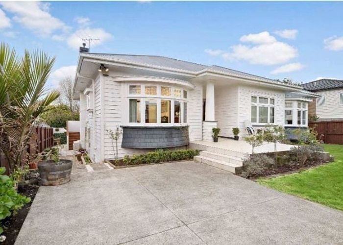  at 7 Woodbine Avenue, Greenlane, Auckland