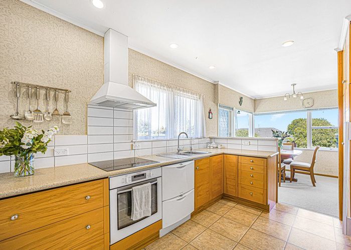  at 39 Holland Road, Hillcrest, North Shore City, Auckland