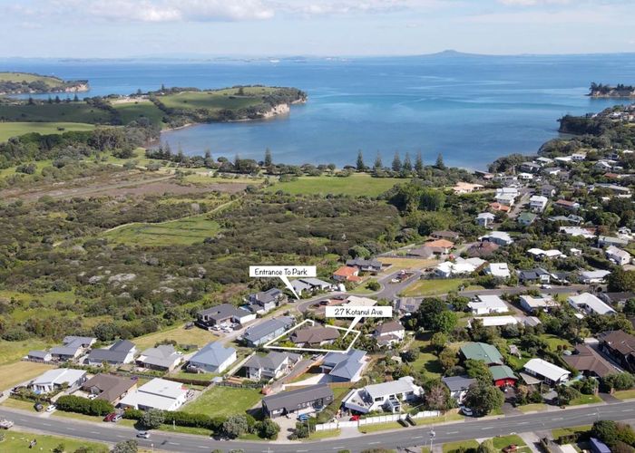  at 27 Kotanui Avenue, Army Bay, Whangaparaoa