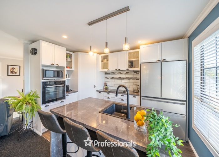  at 33 Fenchurch Grove, Stokes Valley, Lower Hutt, Wellington