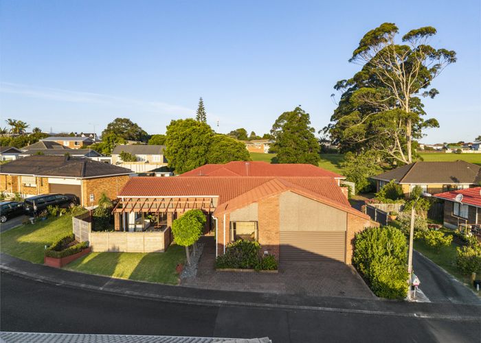  at 4 Bosnyak Drive, Te Atatu South, Waitakere City, Auckland