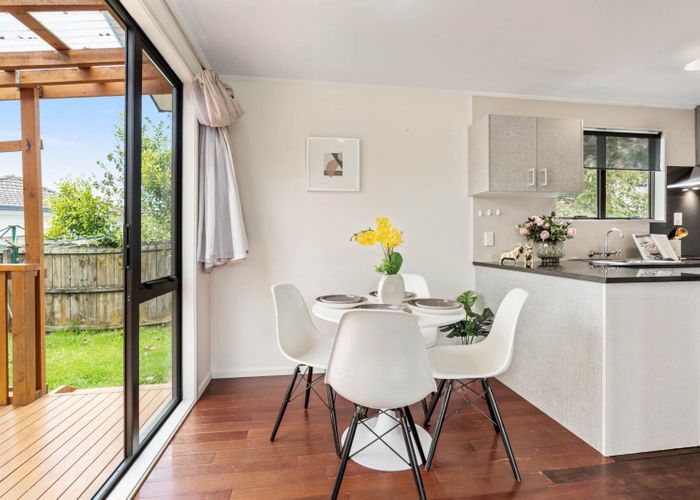  at 2/141 Canal Road, Avondale, Auckland