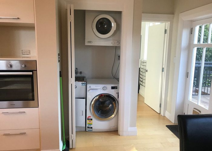  at 8 Ross Street, Roslyn, Dunedin, Otago