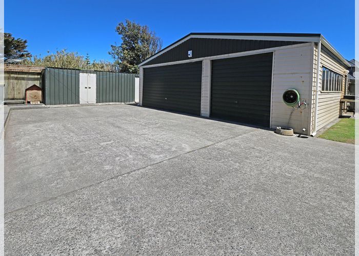  at 10 Dustin Street, Foxton Beach, Foxton