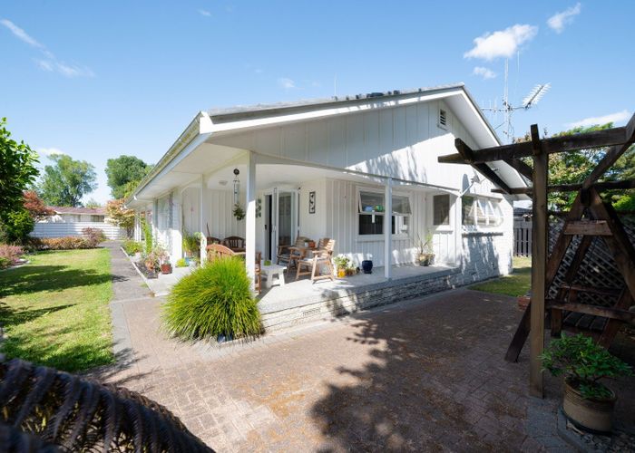  at 27 Samuel Place, Queenwood, Hamilton