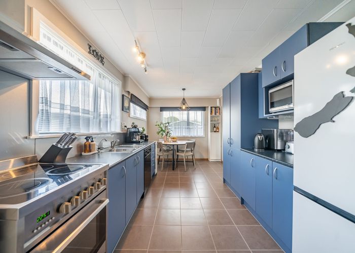 at 6 Topeka Grove, Totara Park, Upper Hutt