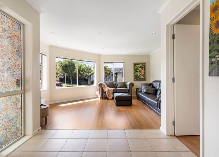  at 2 Leburn Crescent, Flat Bush, Manukau City, Auckland