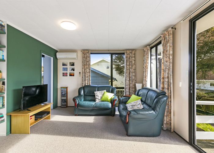  at 6A Raine Street, Karori, Wellington