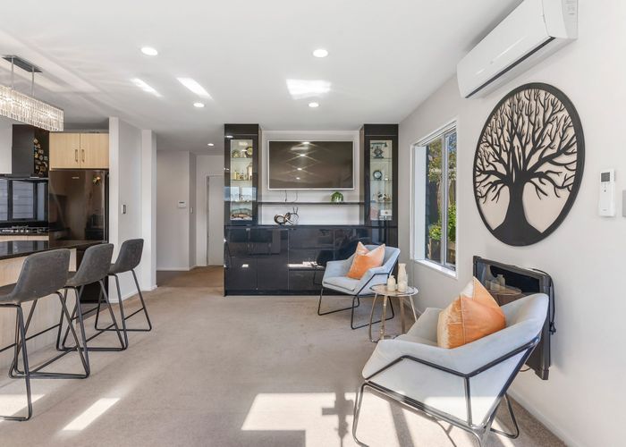  at 10A Beeche Place, Birkdale, North Shore City, Auckland