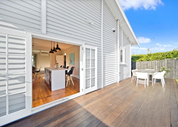  at 24 Mountain Road, Mangere Bridge, Auckland