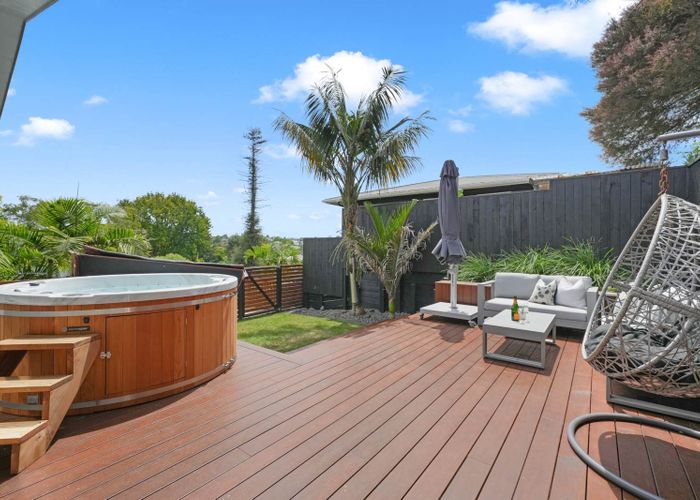  at 1/19 Robbies Road, Shelly Park, Manukau City, Auckland