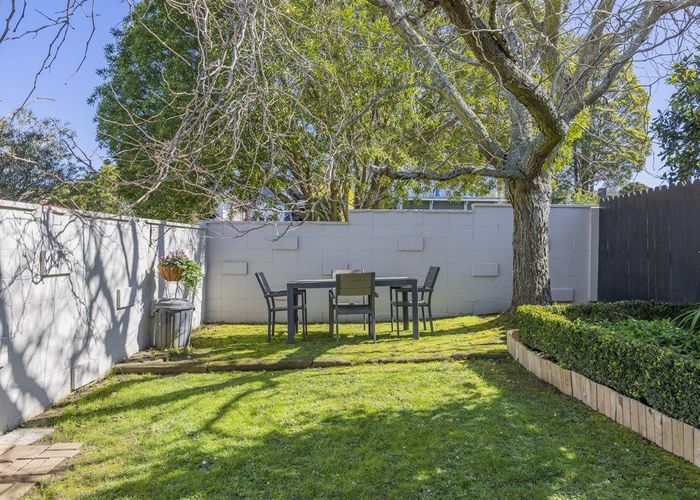  at 4 Simkin Avenue, Saint Johns, Auckland City, Auckland